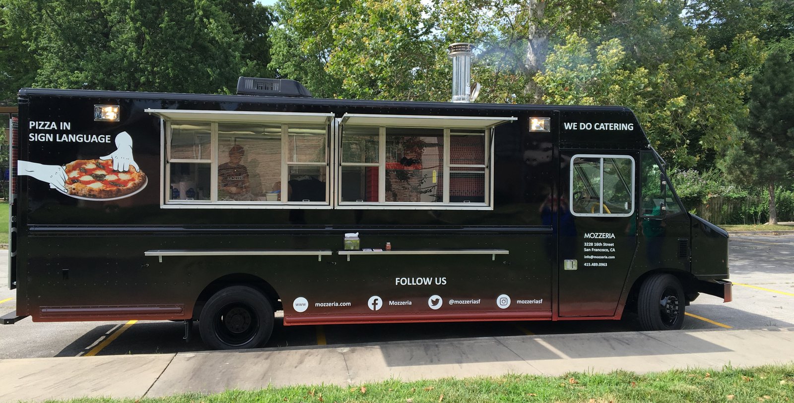 Mozzeria Food Truck Passenger Side